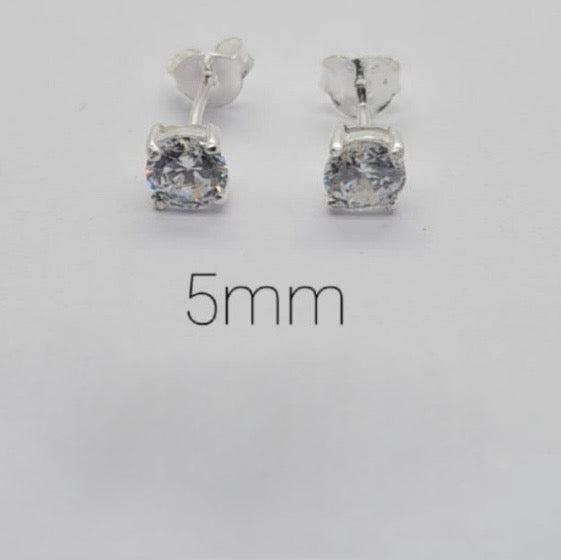 Pretty cubic zirconia stud